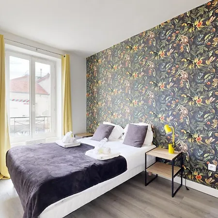 802 Lovely's - Superb * Bagnolet